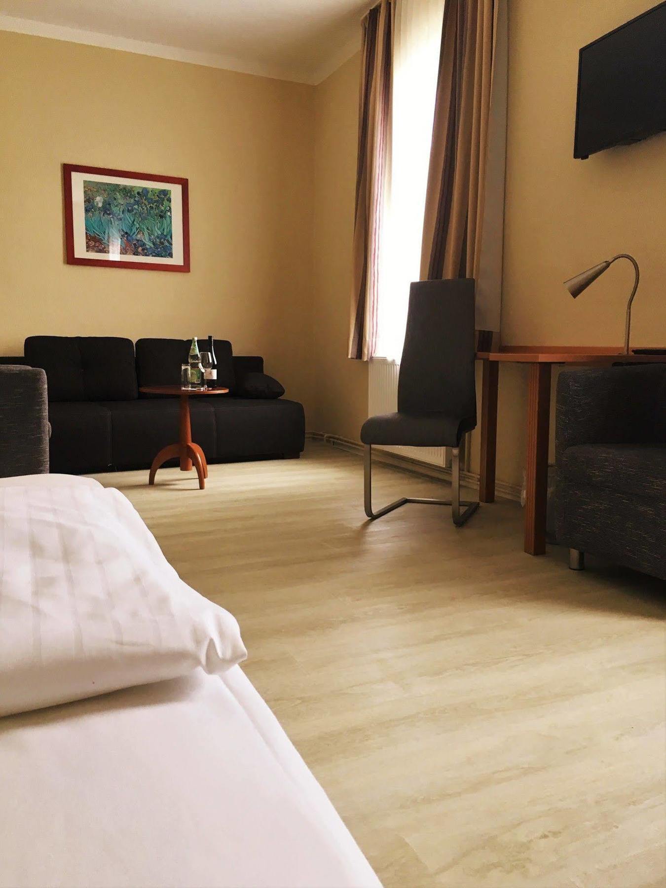 Pension Am Pollingpark Dessau-Rosslau ภายนอก รูปภาพ